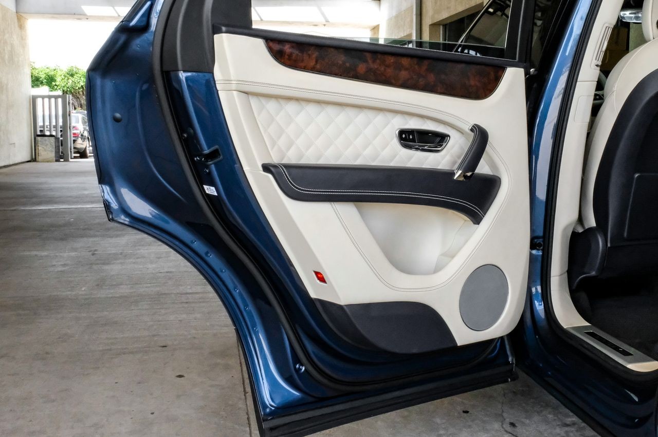 Bentley Bentayga Vehicle Main Gallery Image 55