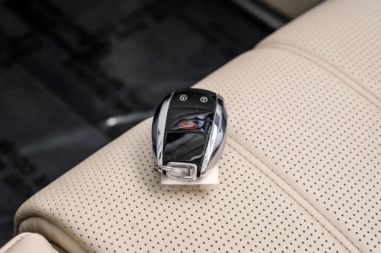Bentley Bentayga Vehicle Main Gallery Image 66