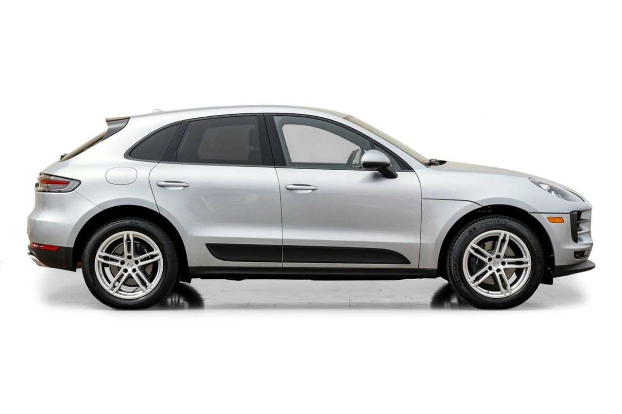 Porsche Macan Vehicle Main Gallery Image 08