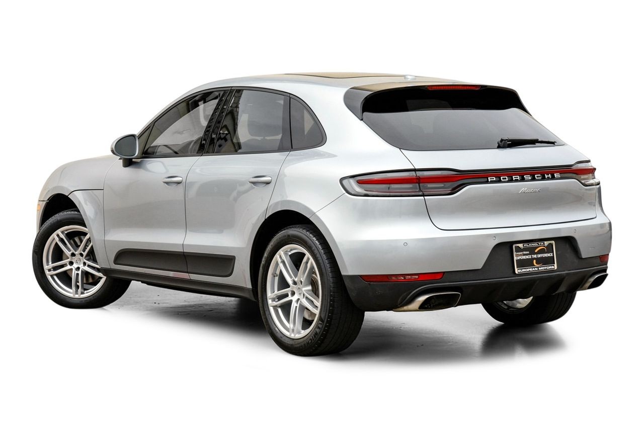 Porsche Macan Vehicle Main Gallery Image 11