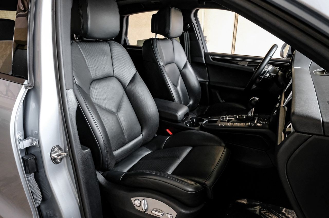 Porsche Macan Vehicle Main Gallery Image 45