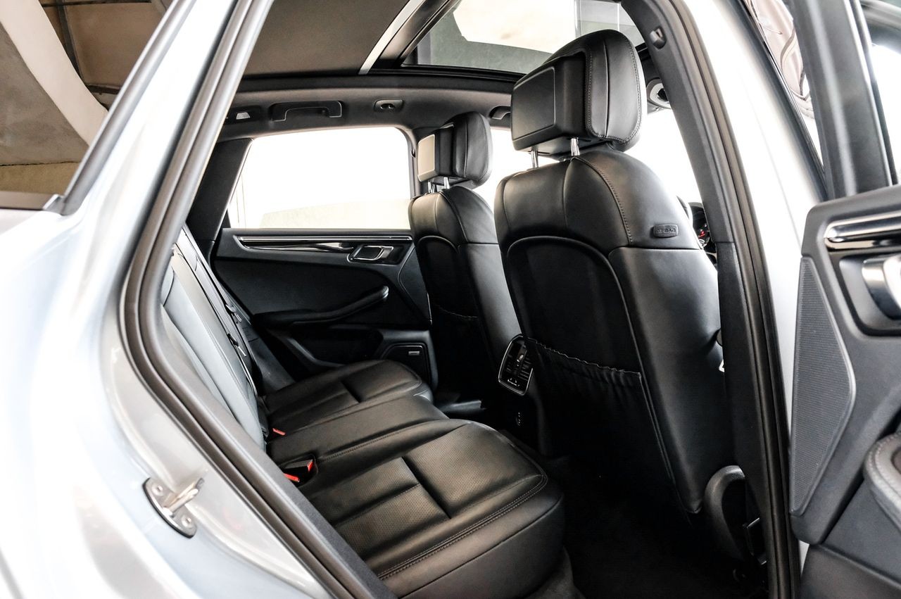 Porsche Macan Vehicle Main Gallery Image 47
