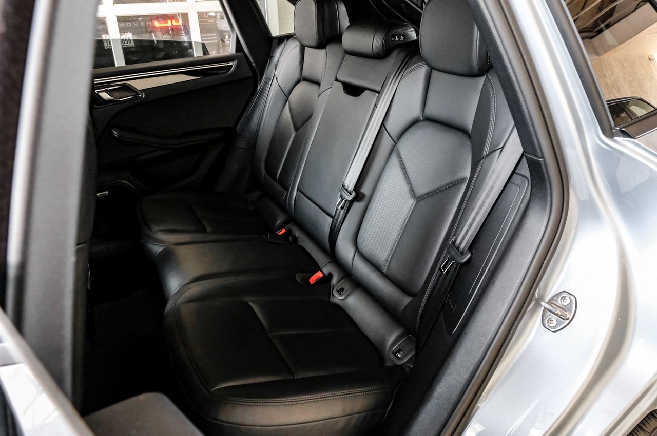 Porsche Macan Vehicle Main Gallery Image 50
