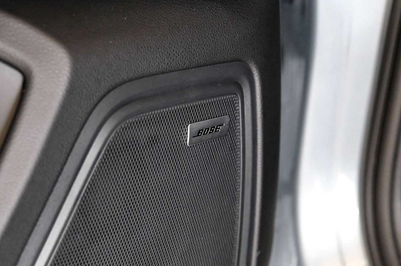 Porsche Macan Vehicle Main Gallery Image 55