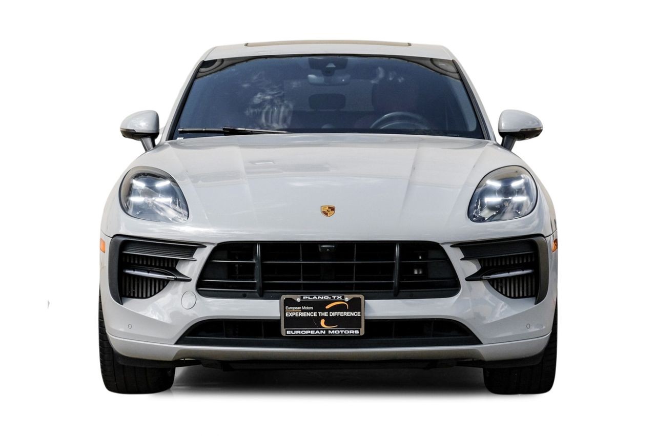 Porsche Macan Vehicle Main Gallery Image 06
