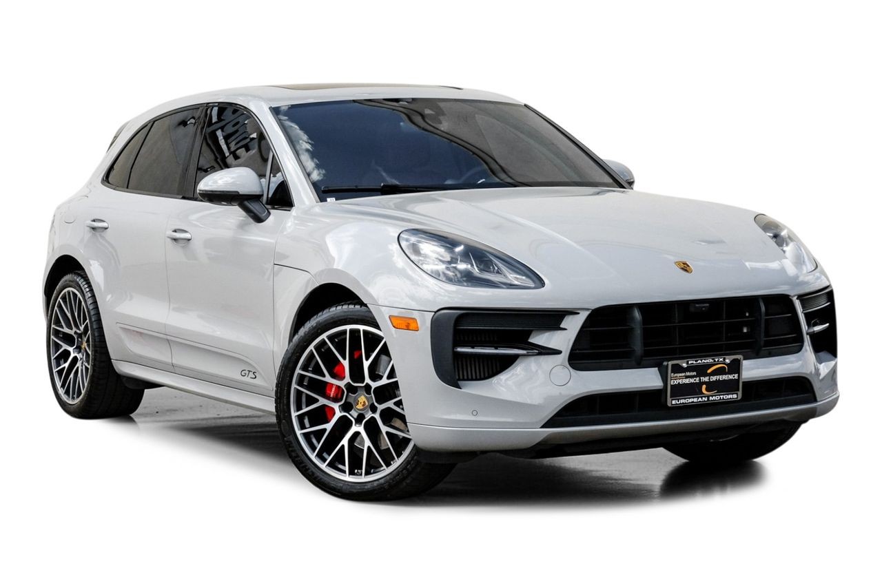 Porsche Macan Vehicle Main Gallery Image 07