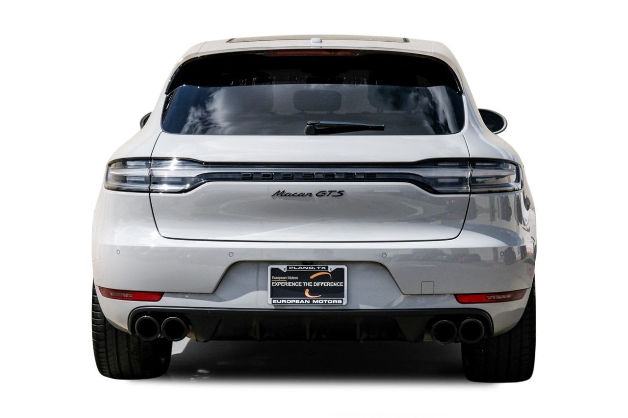 Porsche Macan Vehicle Main Gallery Image 10