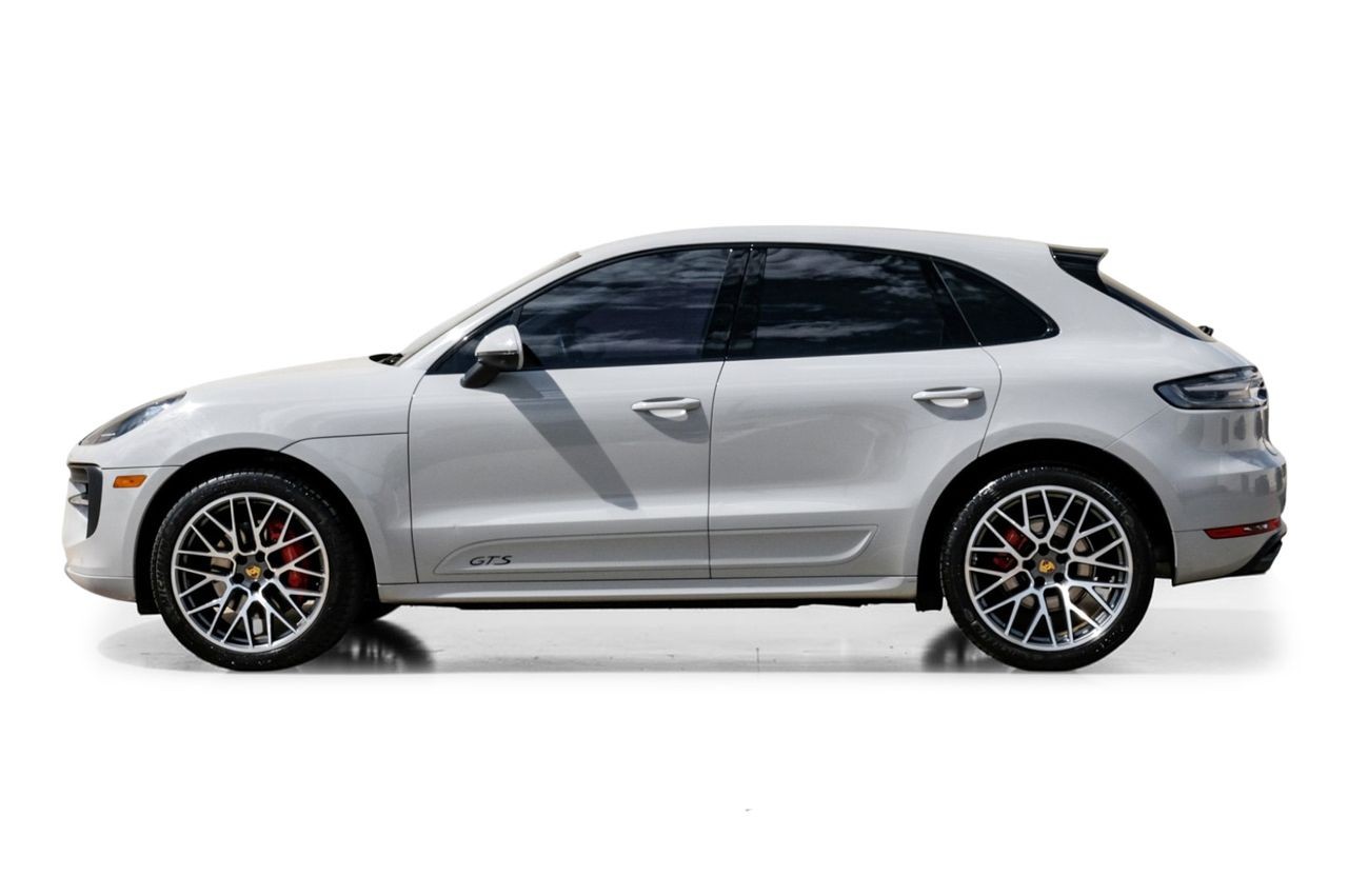 Porsche Macan Vehicle Main Gallery Image 12
