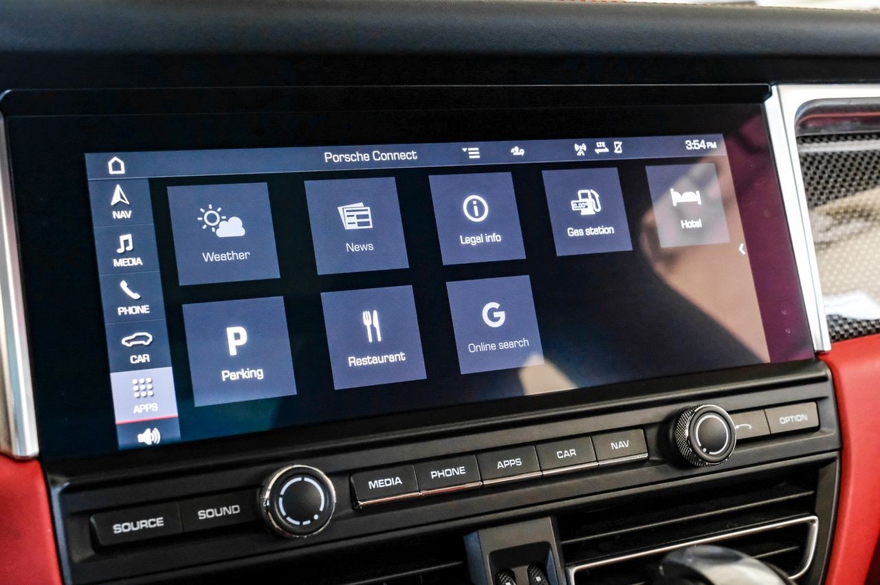 Porsche Macan Vehicle Main Gallery Image 39