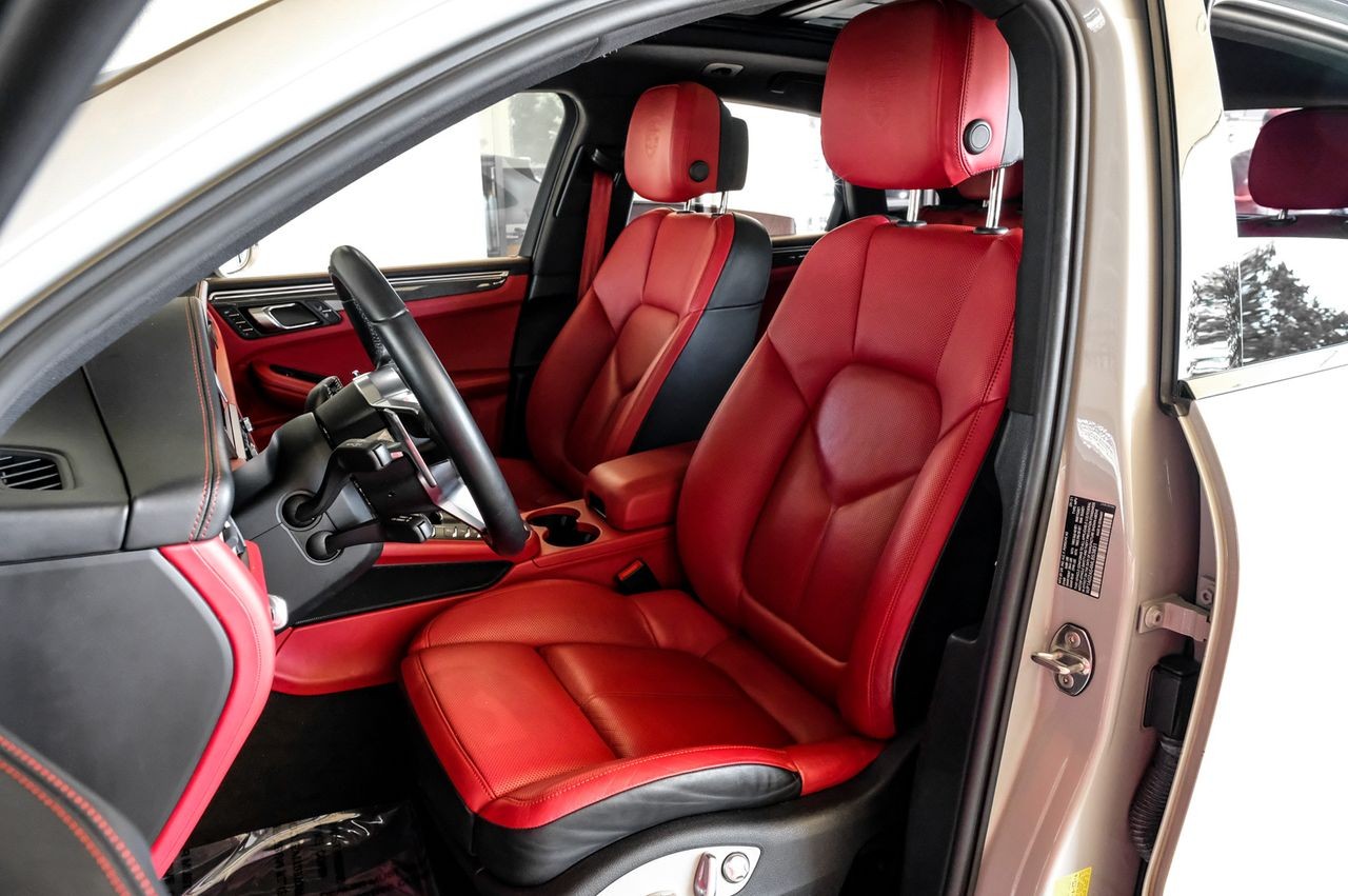 Porsche Macan Vehicle Main Gallery Image 42