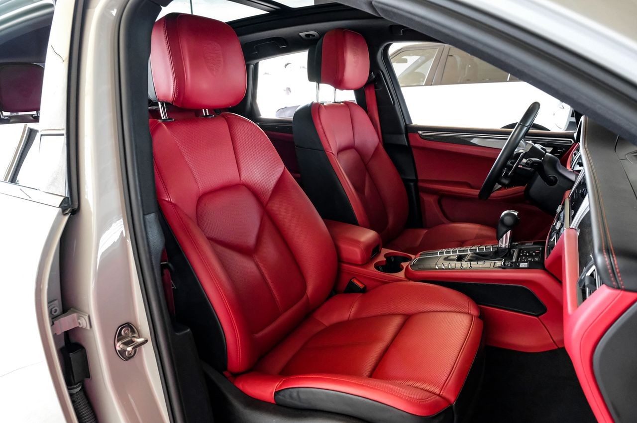 Porsche Macan Vehicle Main Gallery Image 45