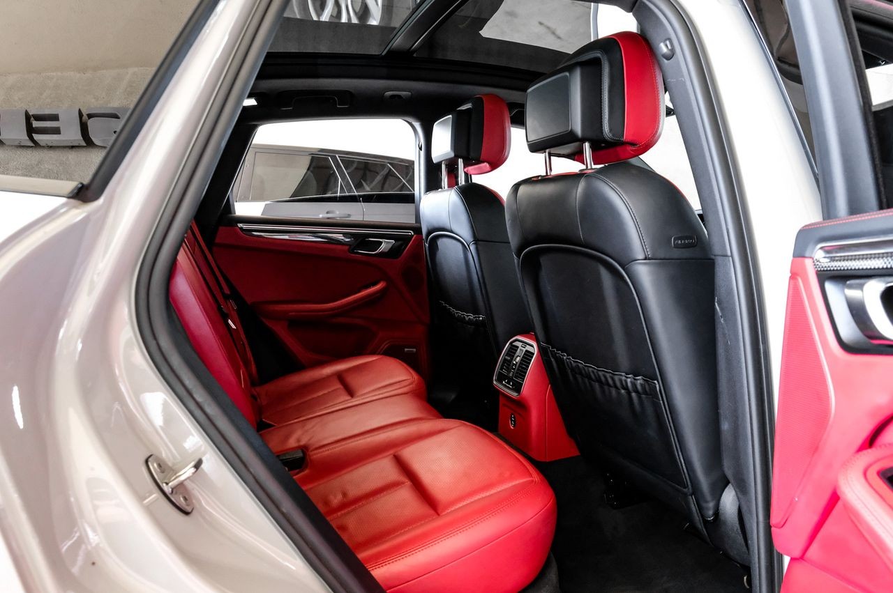 Porsche Macan Vehicle Main Gallery Image 47