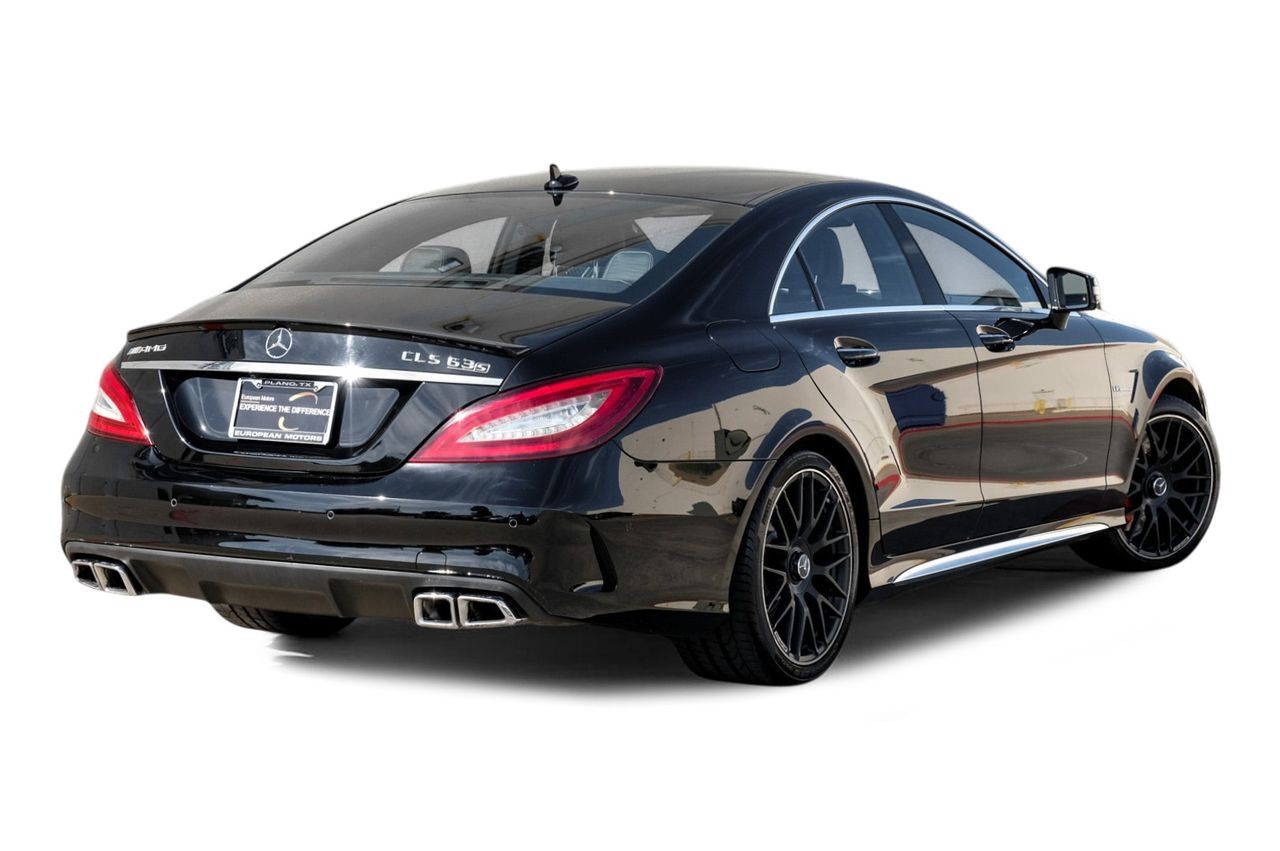 Mercedes-Benz CLS Vehicle Main Gallery Image 09