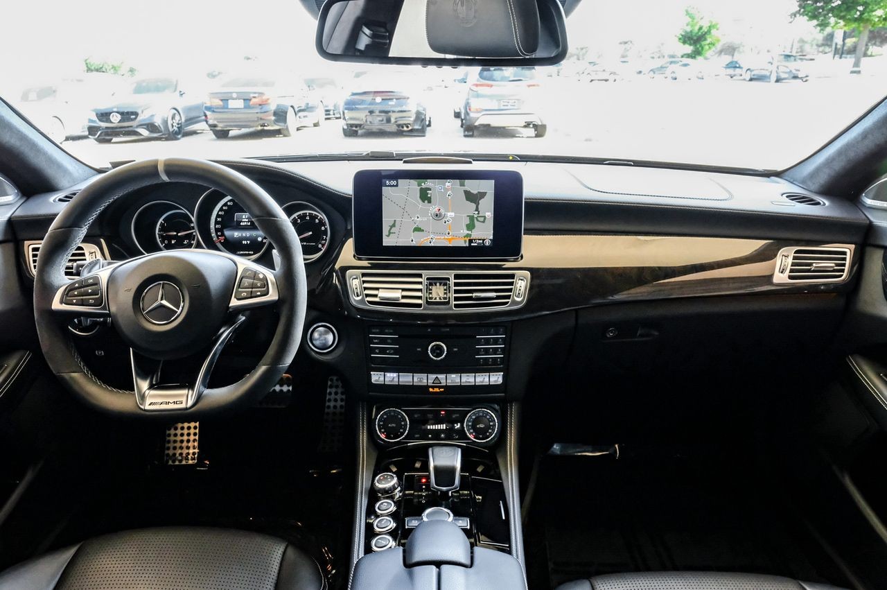 Mercedes-Benz CLS Vehicle Main Gallery Image 15