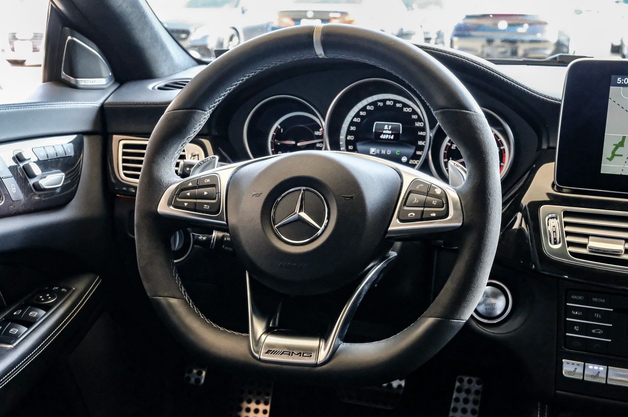 Mercedes-Benz CLS Vehicle Main Gallery Image 17