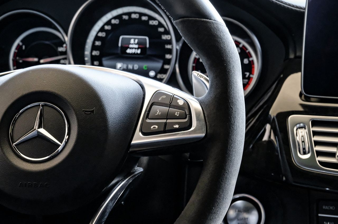 Mercedes-Benz CLS Vehicle Main Gallery Image 19