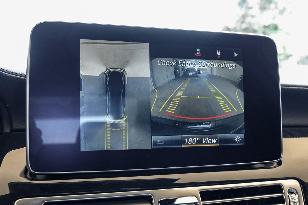 Mercedes-Benz CLS Vehicle Main Gallery Image 20