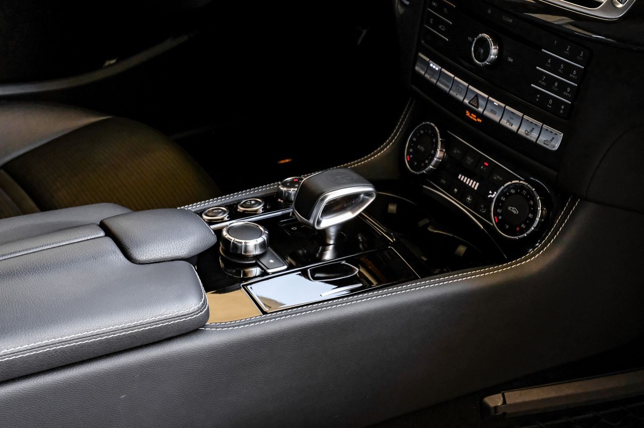 Mercedes-Benz CLS Vehicle Main Gallery Image 21