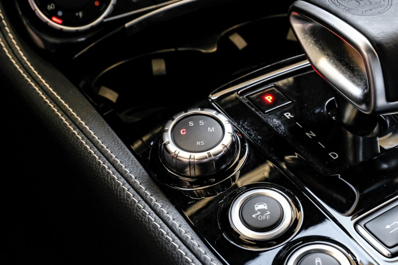 Mercedes-Benz CLS Vehicle Main Gallery Image 23