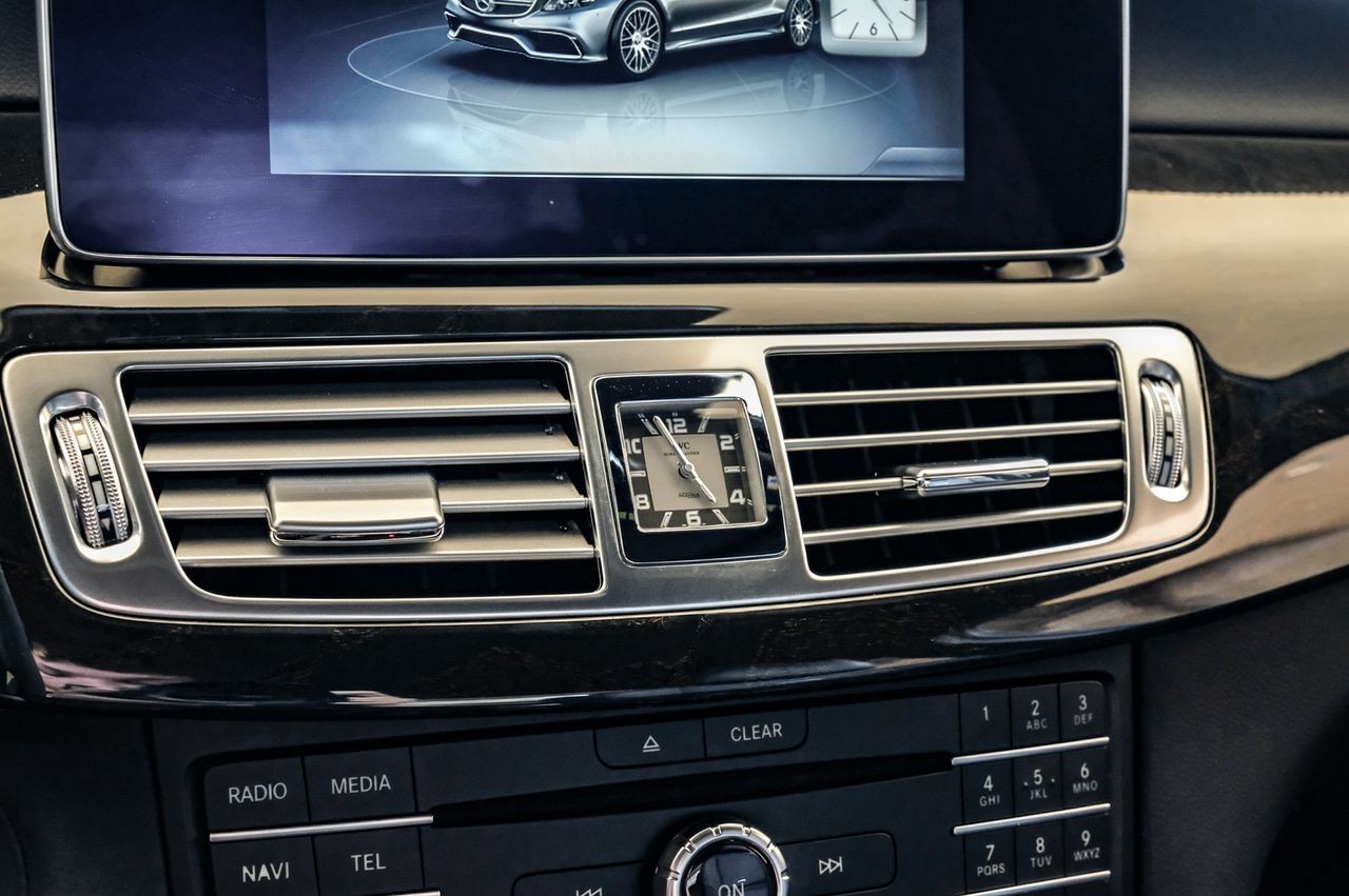 Mercedes-Benz CLS Vehicle Main Gallery Image 28