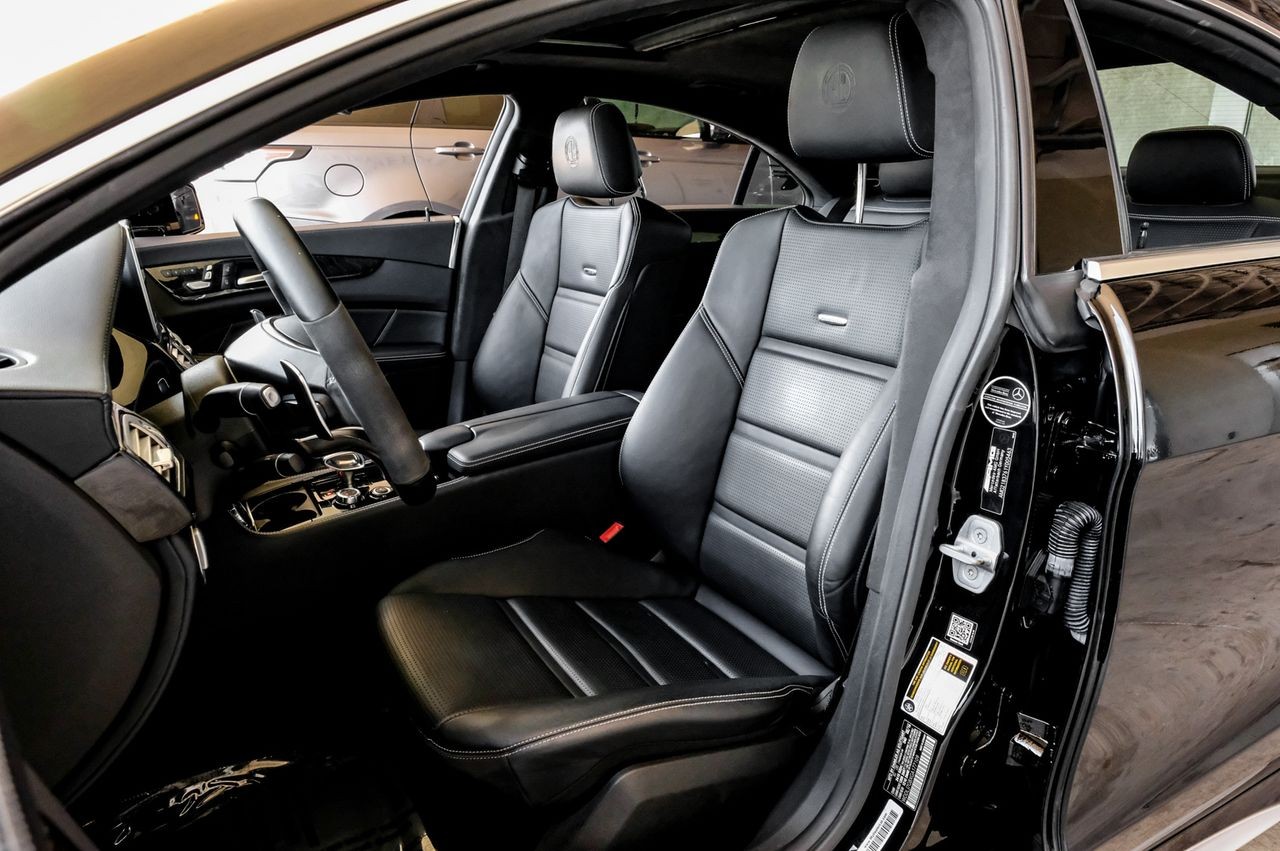 Mercedes-Benz CLS Vehicle Main Gallery Image 38