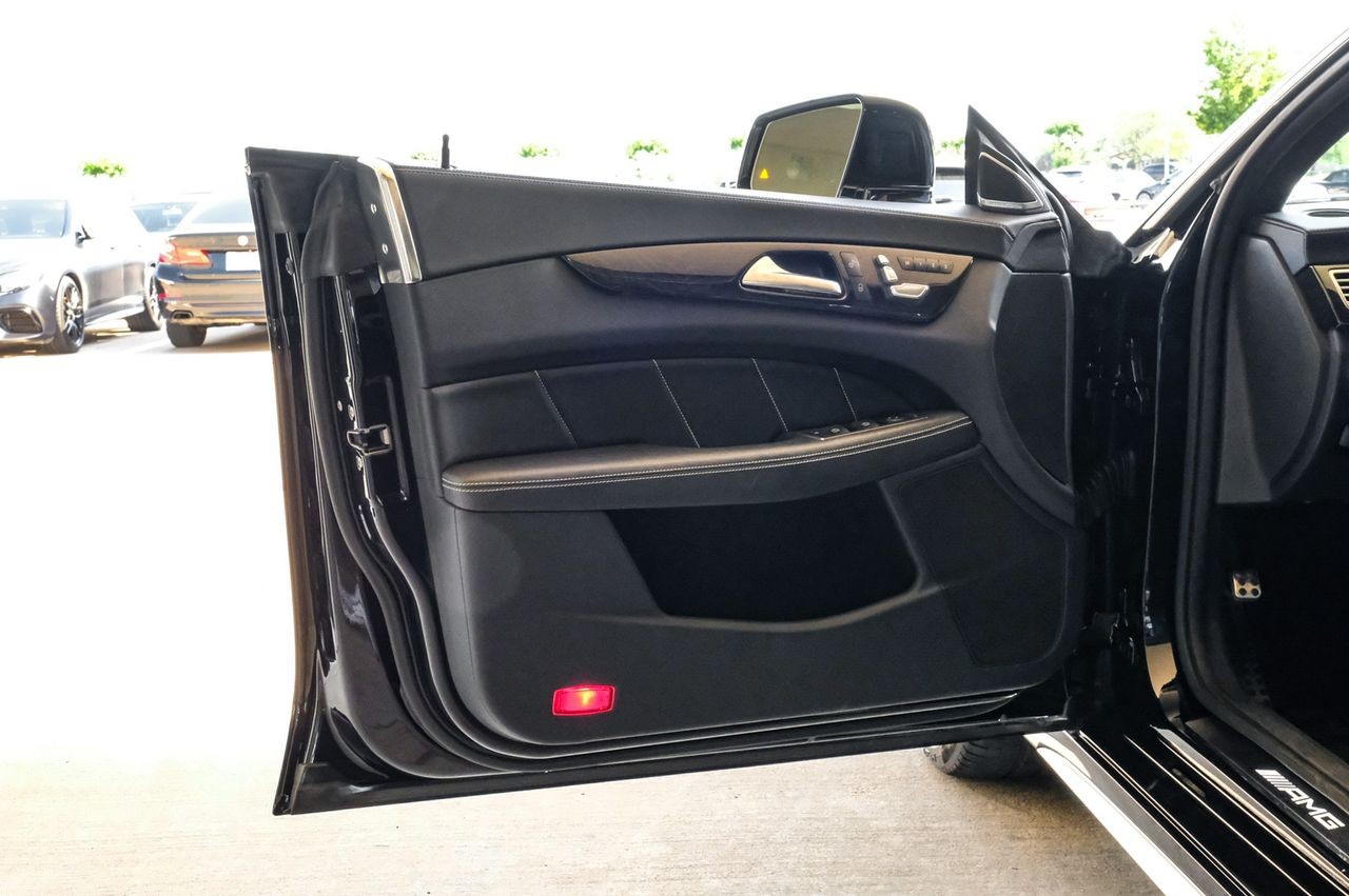Mercedes-Benz CLS Vehicle Main Gallery Image 44