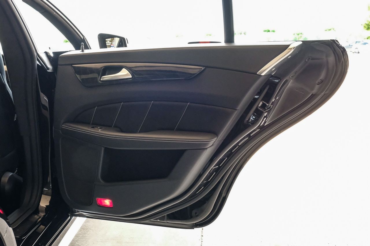 Mercedes-Benz CLS Vehicle Main Gallery Image 49