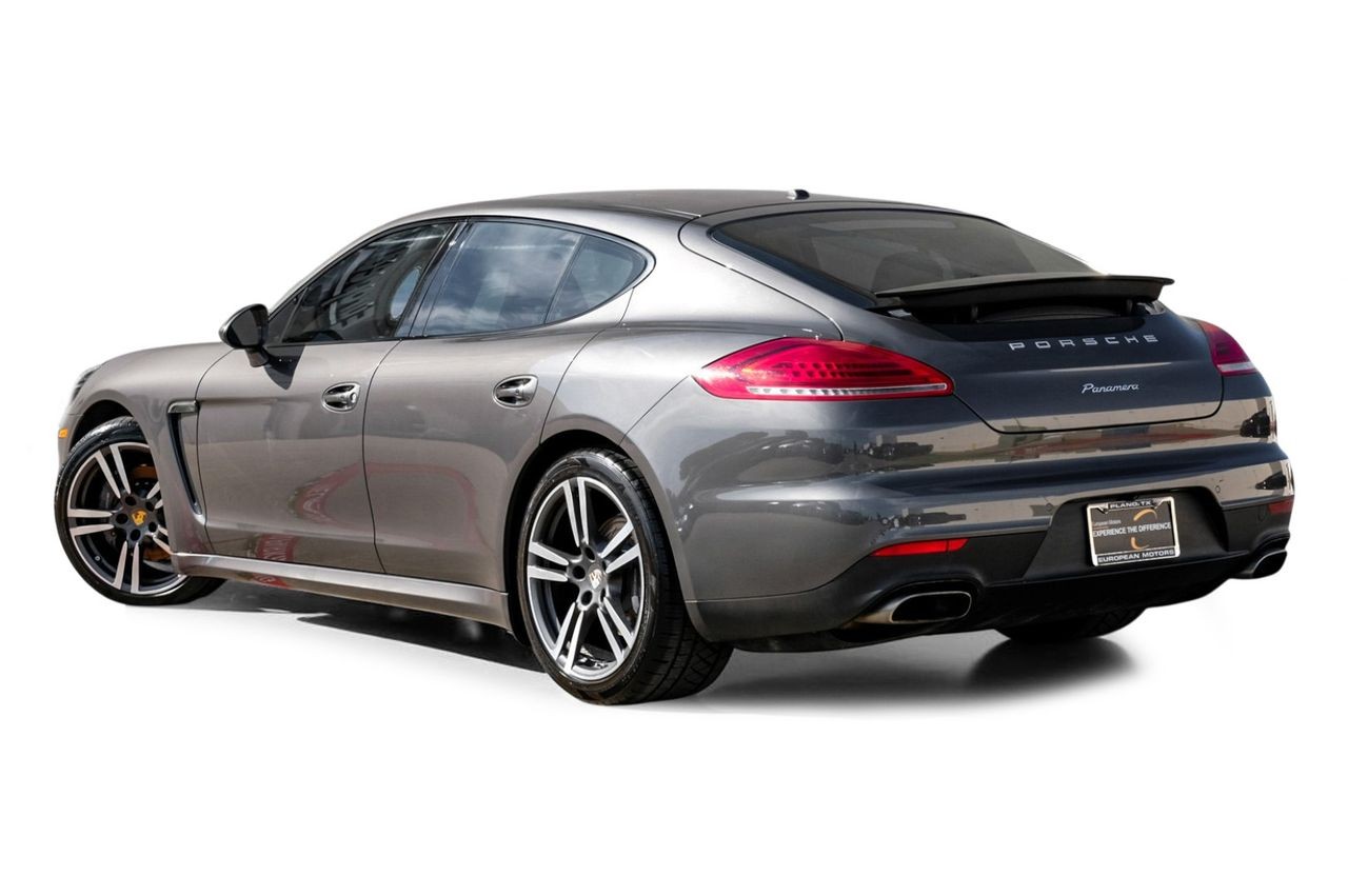 Porsche Panamera Vehicle Main Gallery Image 11