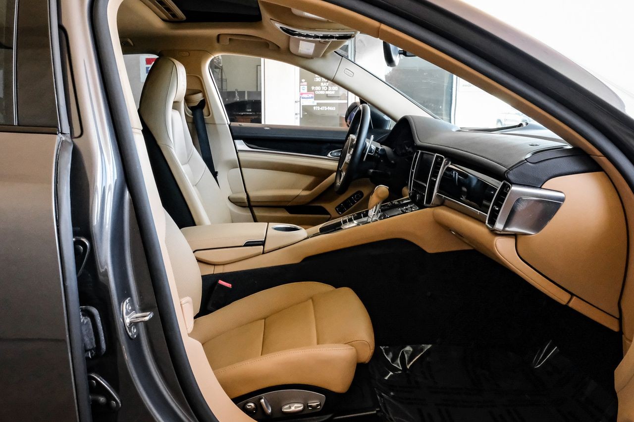 Porsche Panamera Vehicle Main Gallery Image 35