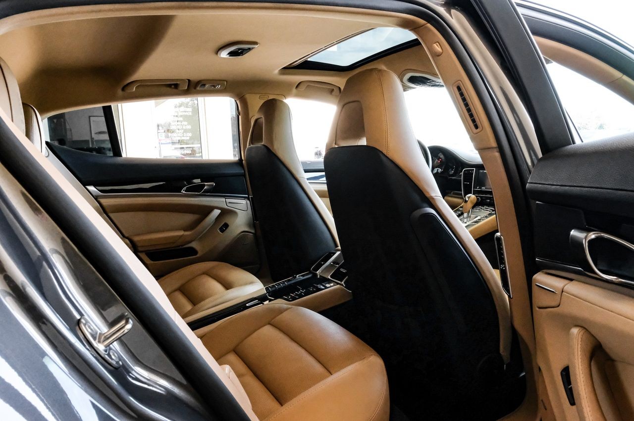 Porsche Panamera Vehicle Main Gallery Image 38