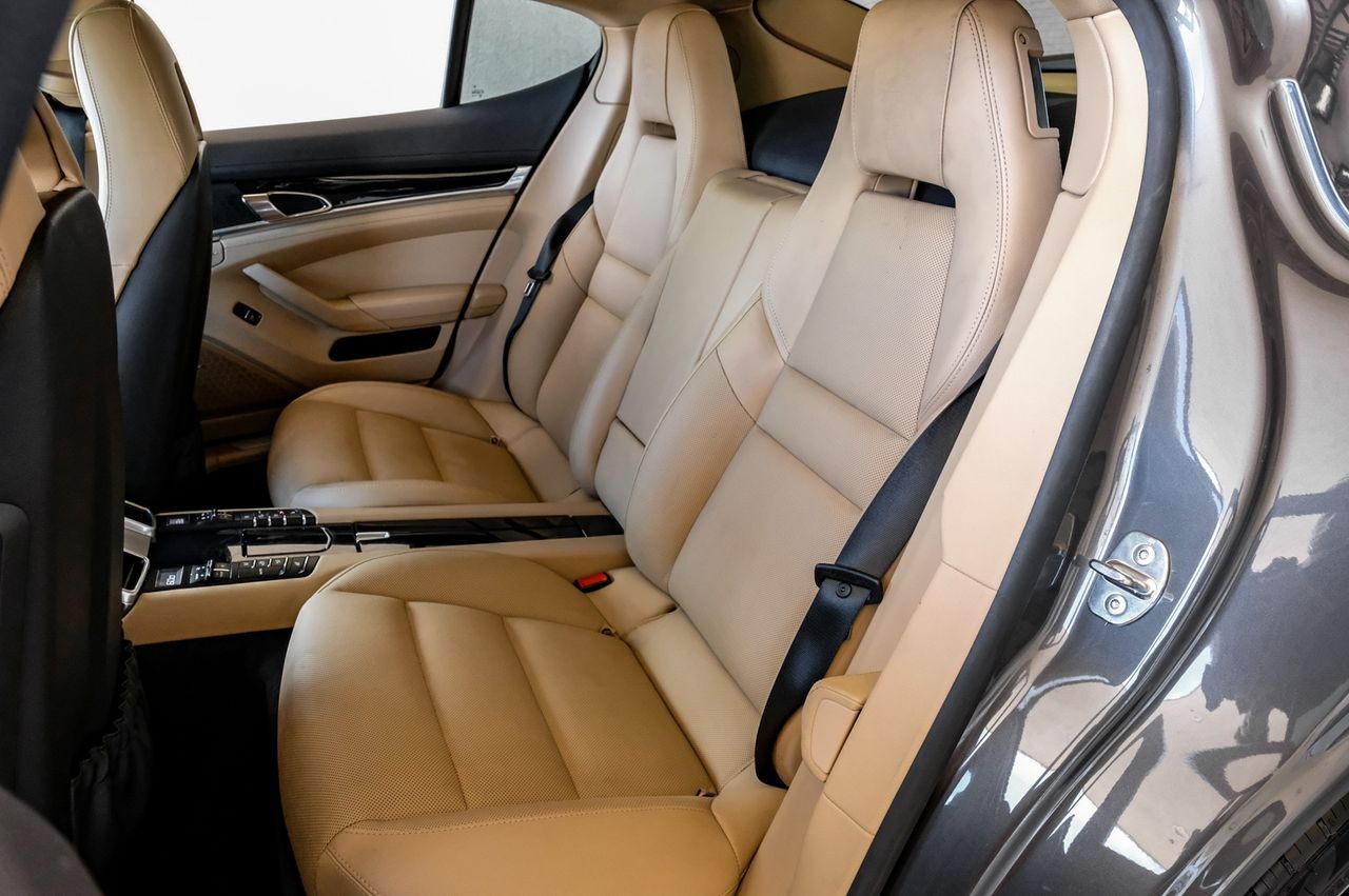 Porsche Panamera Vehicle Main Gallery Image 41