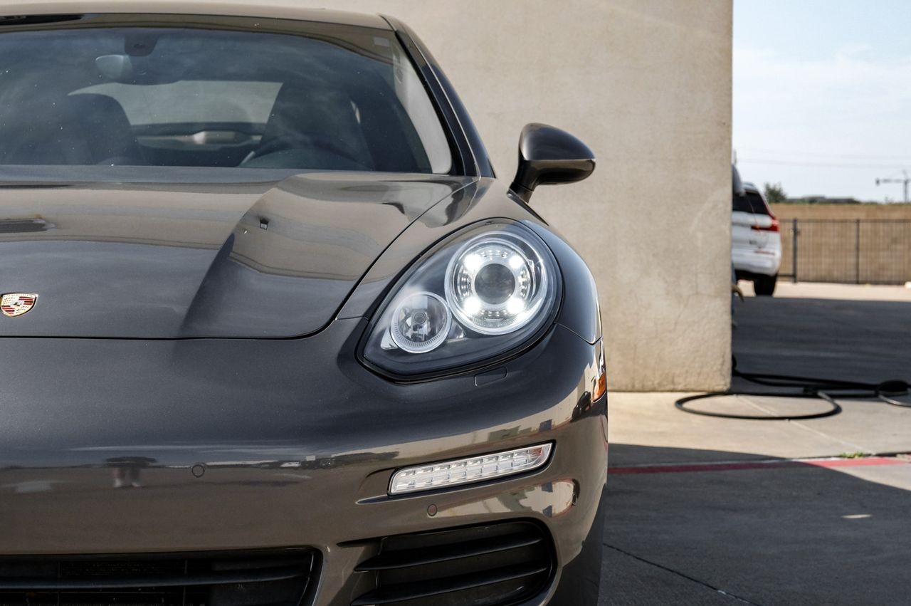 Porsche Panamera Vehicle Main Gallery Image 51