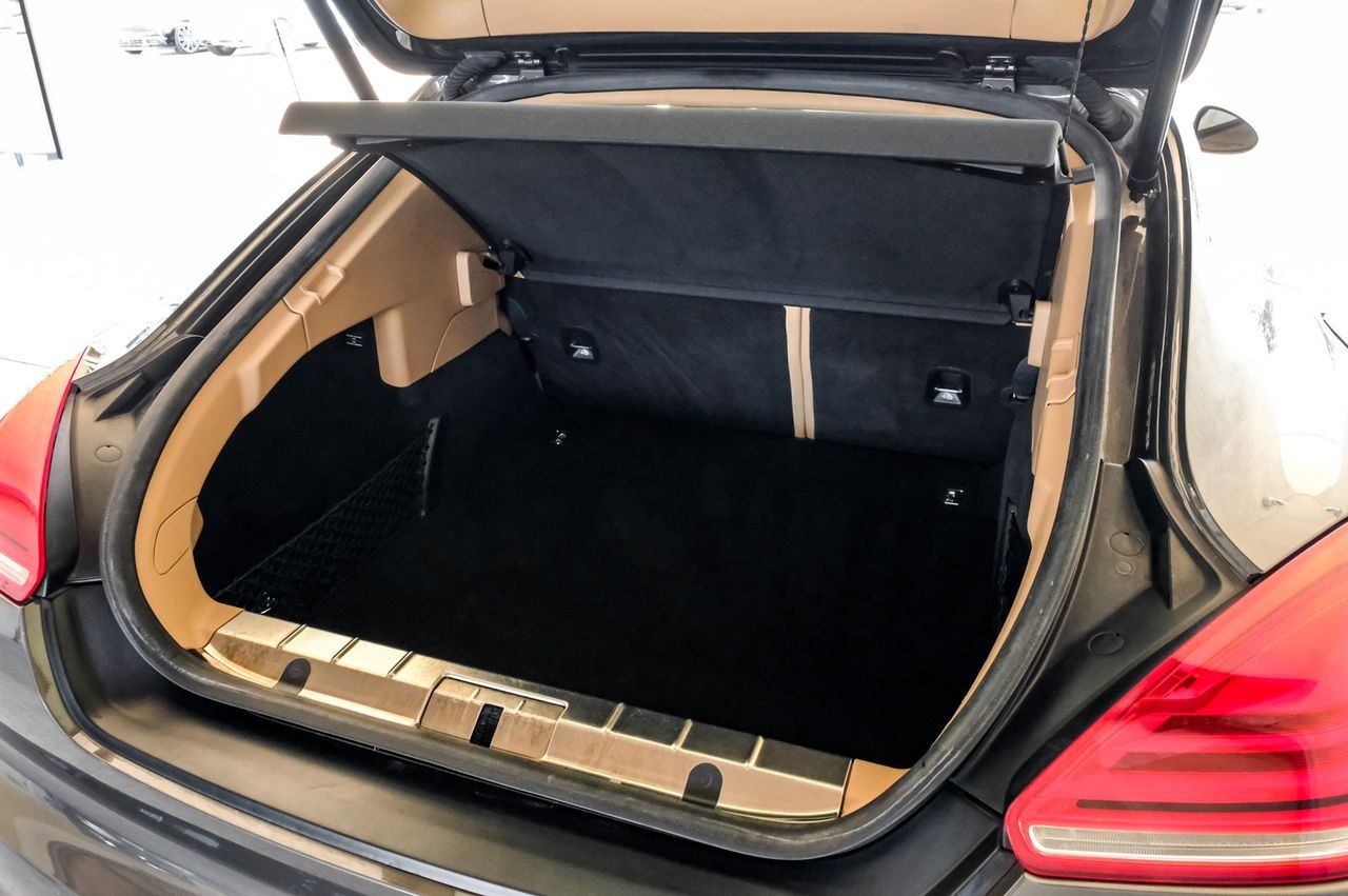 Porsche Panamera Vehicle Main Gallery Image 53