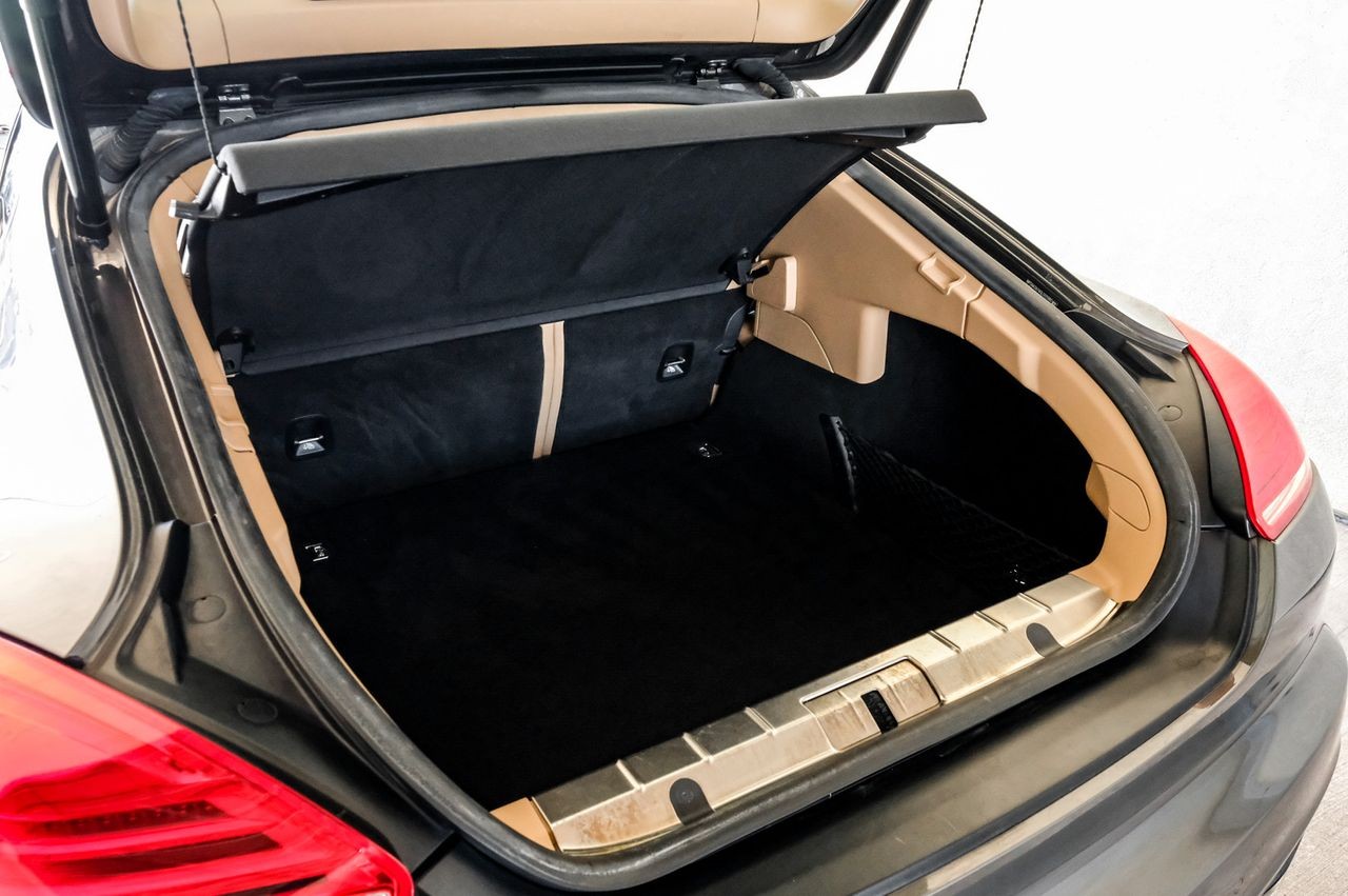 Porsche Panamera Vehicle Main Gallery Image 54