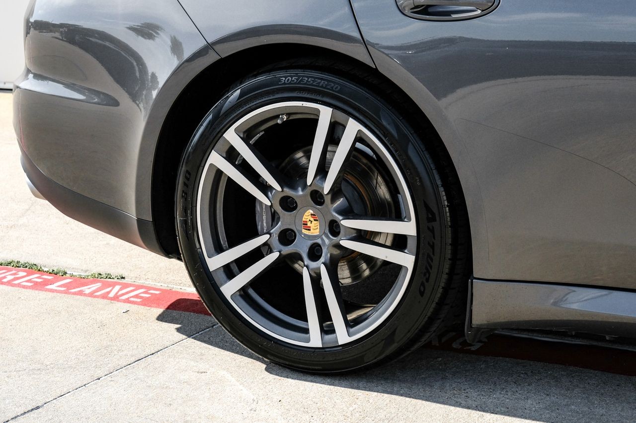 Porsche Panamera Vehicle Main Gallery Image 56