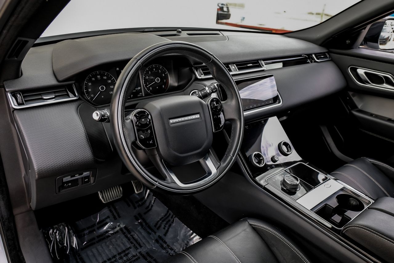 Land Rover Range Rover Velar Vehicle Main Gallery Image 03