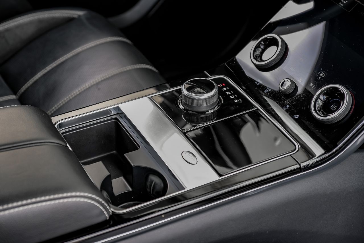 Land Rover Range Rover Velar Vehicle Main Gallery Image 27