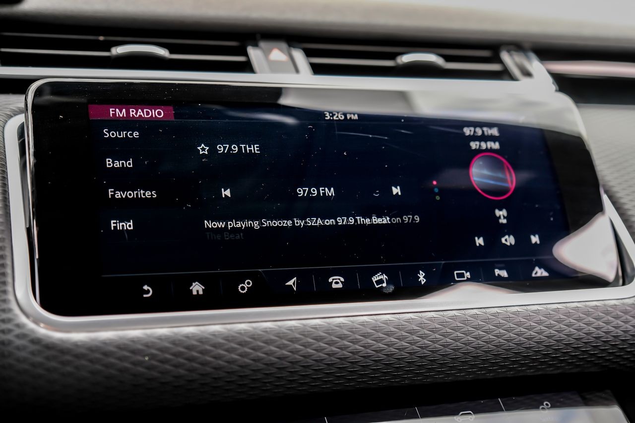 Land Rover Range Rover Velar Vehicle Main Gallery Image 32