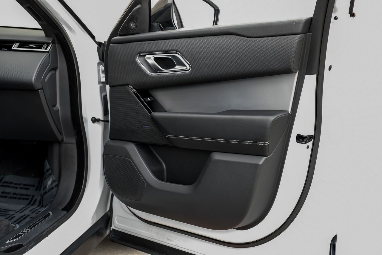Land Rover Range Rover Velar Vehicle Main Gallery Image 45
