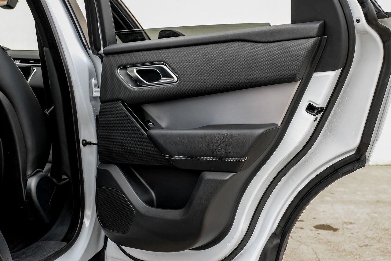 Land Rover Range Rover Velar Vehicle Main Gallery Image 47