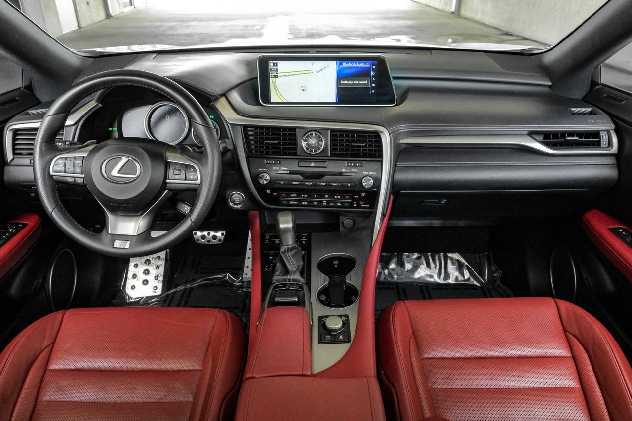 Lexus RX 350 Vehicle Main Gallery Image 14