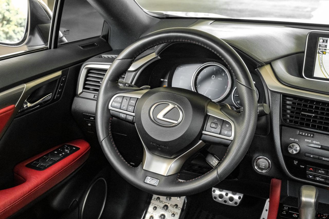 Lexus RX 350 Vehicle Main Gallery Image 16