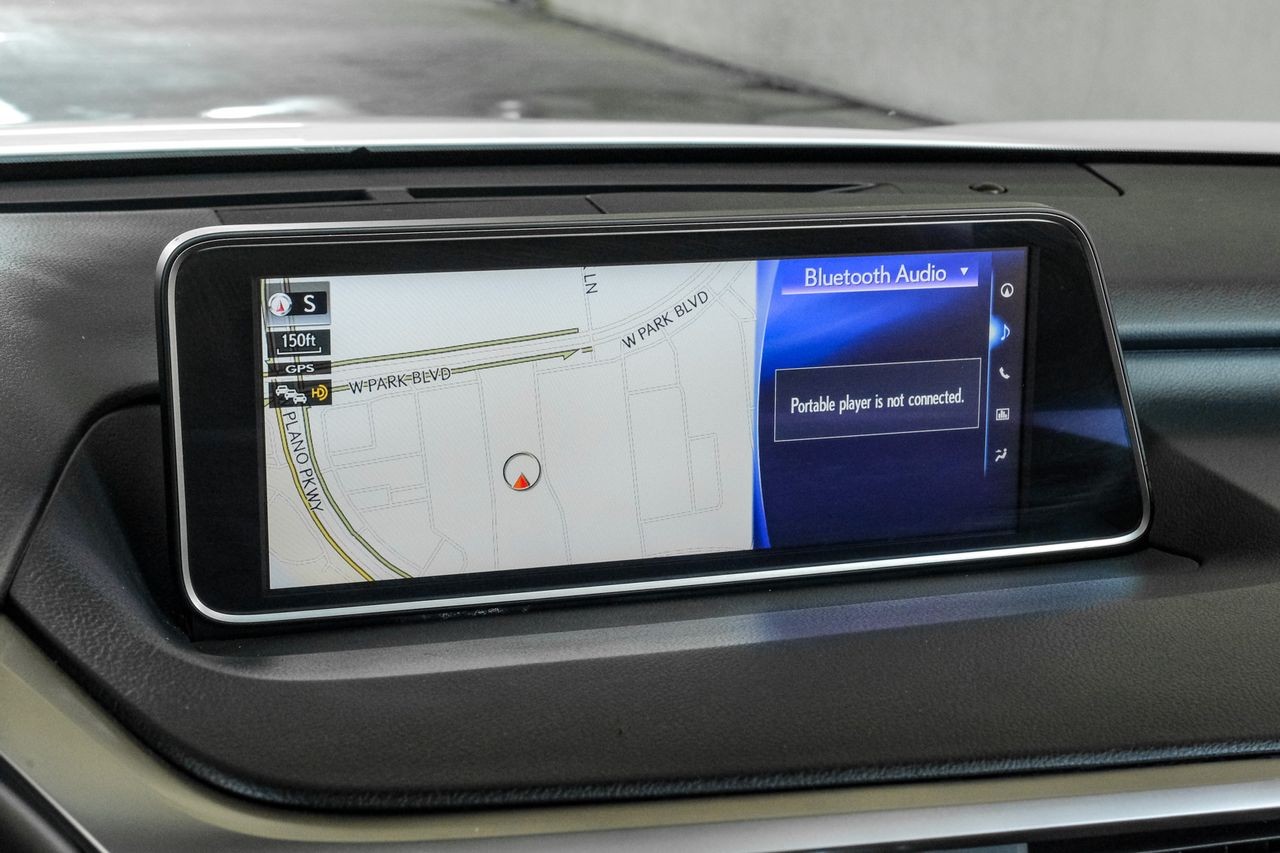 Lexus RX 350 Vehicle Main Gallery Image 23