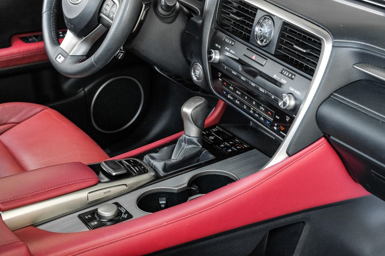 Lexus RX 350 Vehicle Main Gallery Image 25