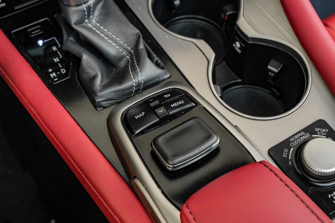 Lexus RX 350 Vehicle Main Gallery Image 28