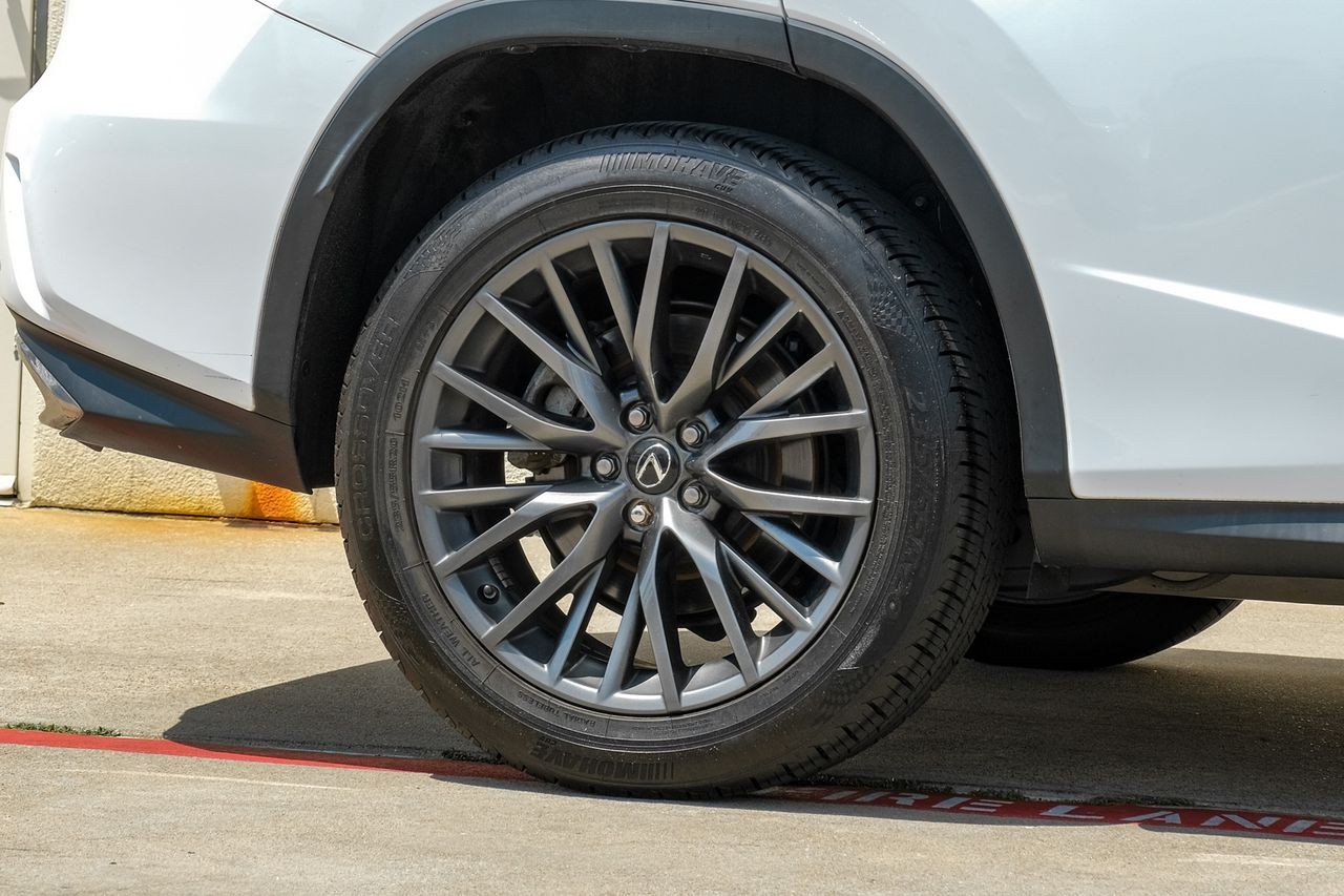 Lexus RX 350 Vehicle Main Gallery Image 65