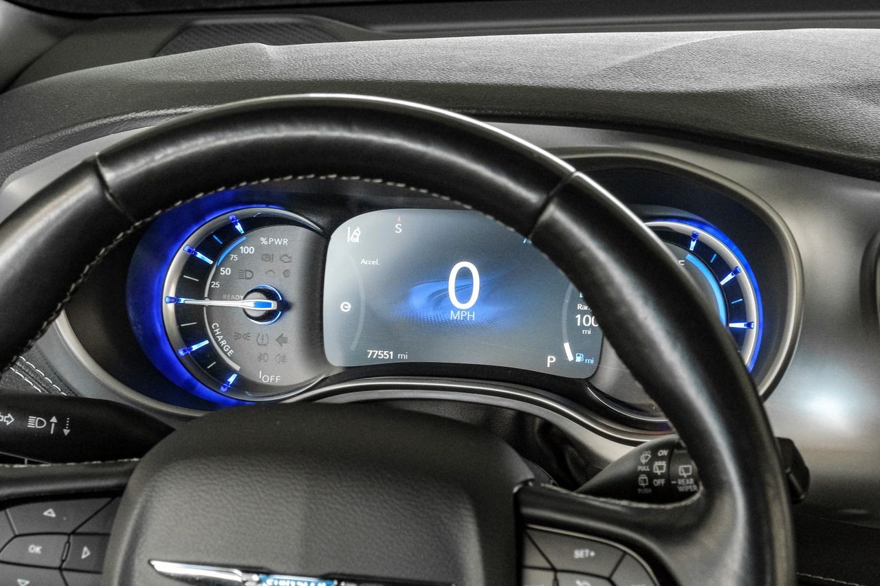 Chrysler Pacifica Vehicle Main Gallery Image 19