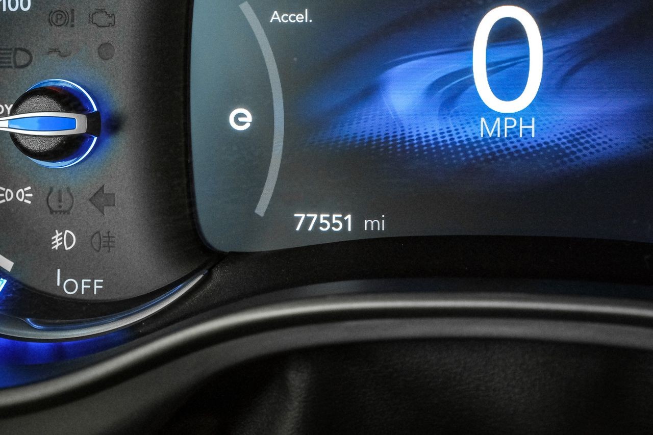 Chrysler Pacifica Vehicle Main Gallery Image 21