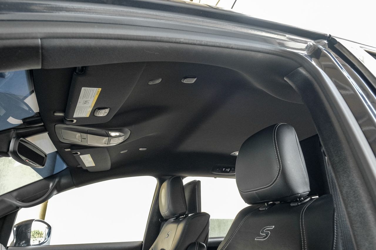 Chrysler Pacifica Vehicle Main Gallery Image 37