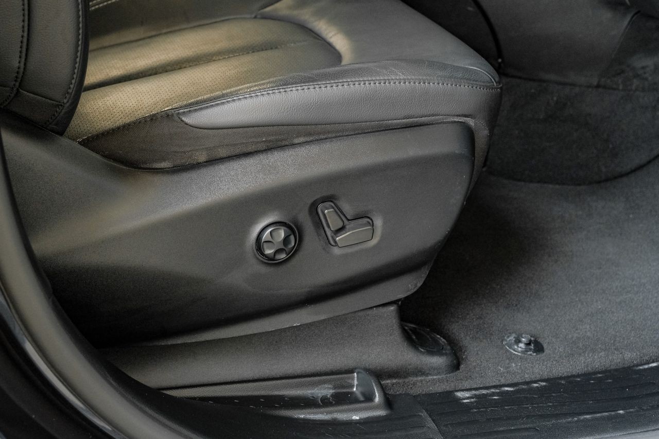Chrysler Pacifica Vehicle Main Gallery Image 42